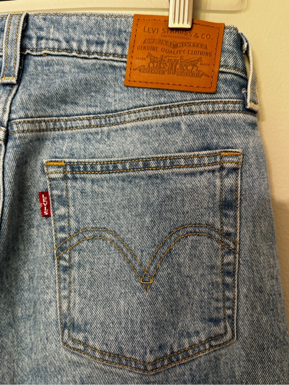 Levi’s 501 Womens 25x27 Light Blue Jeans Premium Big E Button Fly Tappered Leg